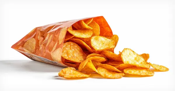 スナック菓子が入った食品パッケージの例